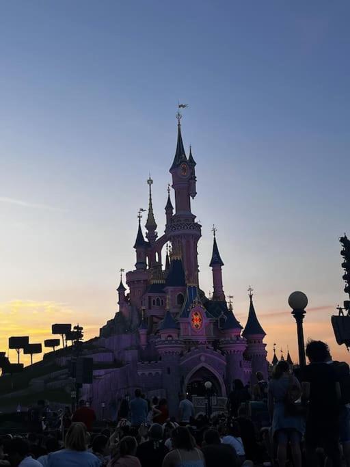 M&A Maison De Campagne/ Disney/Paris/Wifi/Jeux Croissy-Beaubourg エクステリア 写真